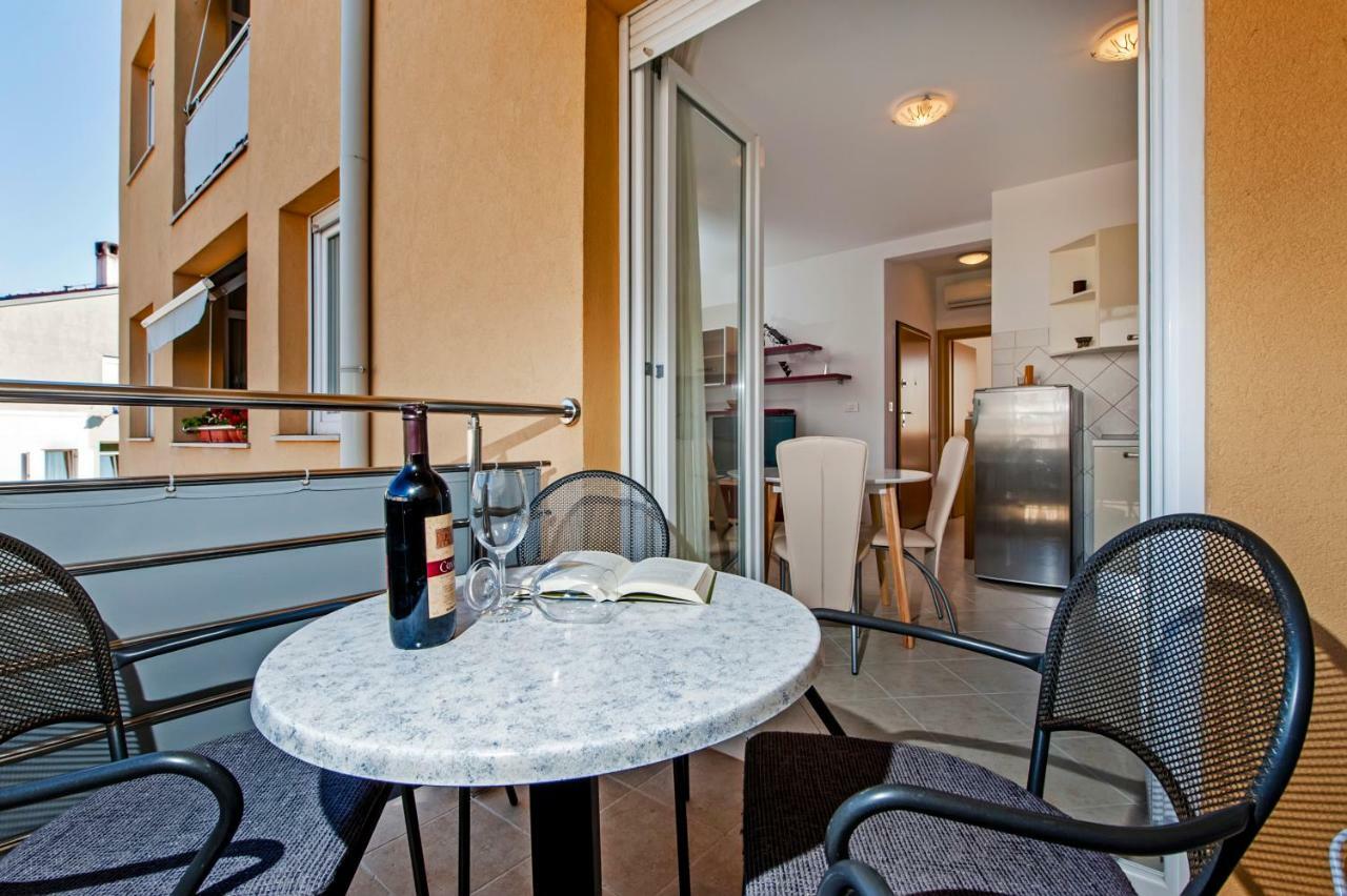 Massilia Apartment *
