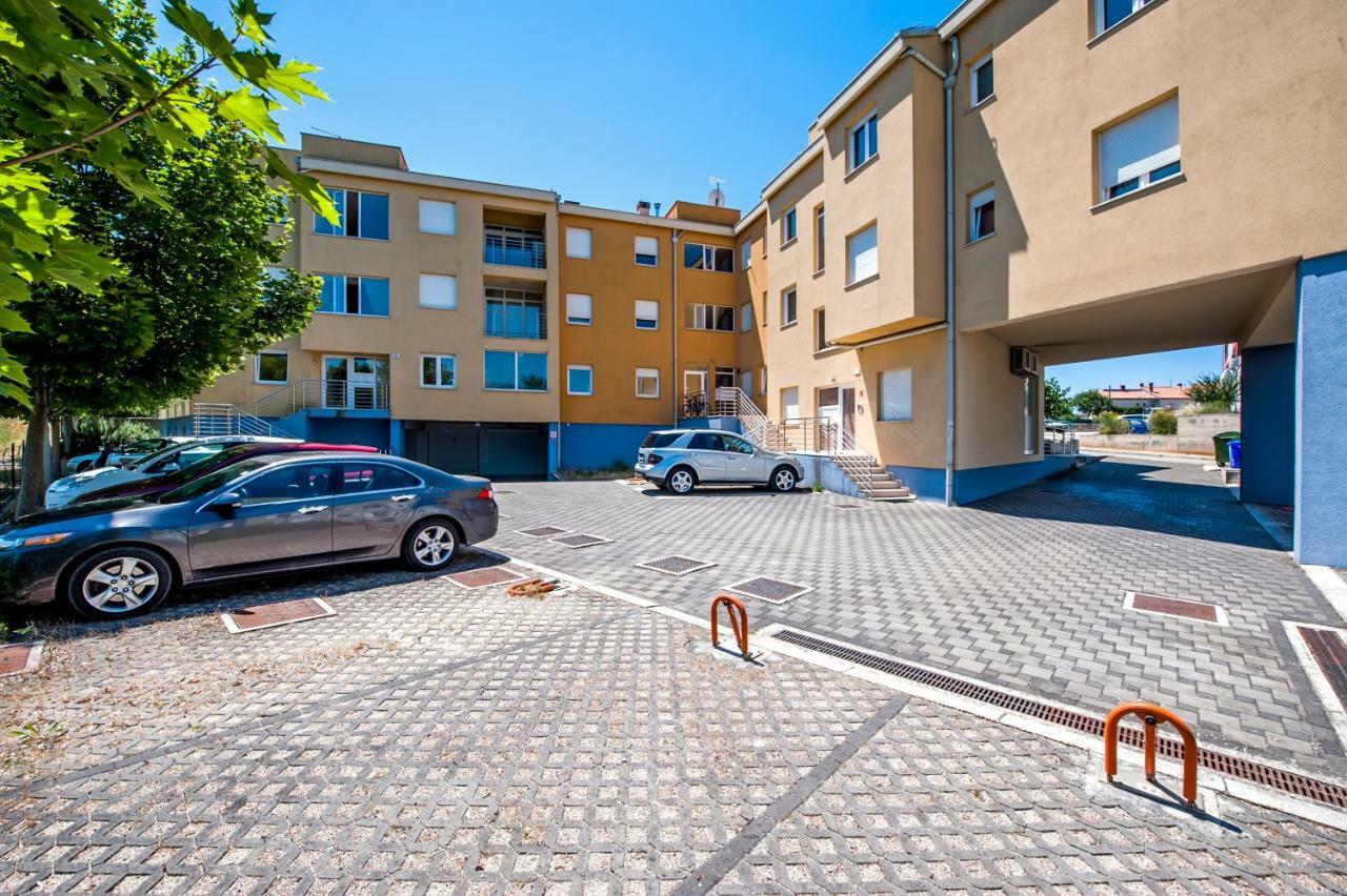 Massilia Apartment *
